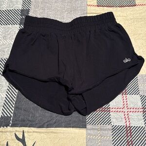 Alo shorts no tag but fit like a small
